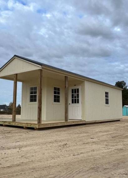 Storage solutions Unlimited building in lot